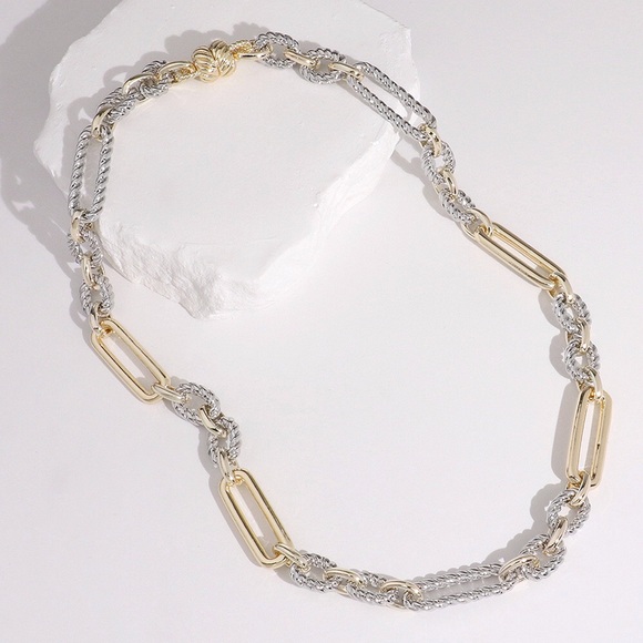 14KGP Two Tone Textured Oval Chain Magnetic Necklace - Picture 2 of 3